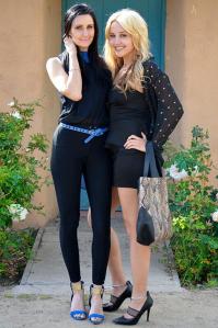 Amanda Bynes (Derecha) junto a su hermana Jillian Joyce. (Foto tomada del twitter oficial de Amanda Bynes) 